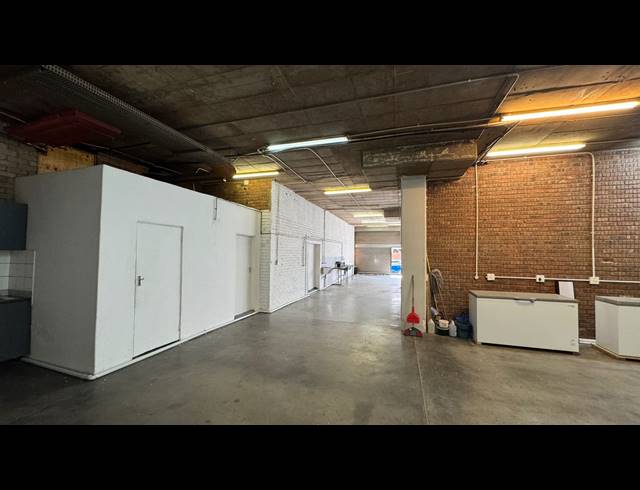 400M² WAREHOUSE TO LET IN WYNBERG